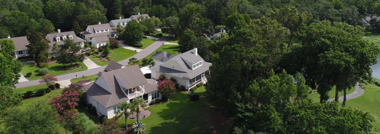 A-Place-That-Turns-College-Roommates-Into-Neighbors-for-Life_hero